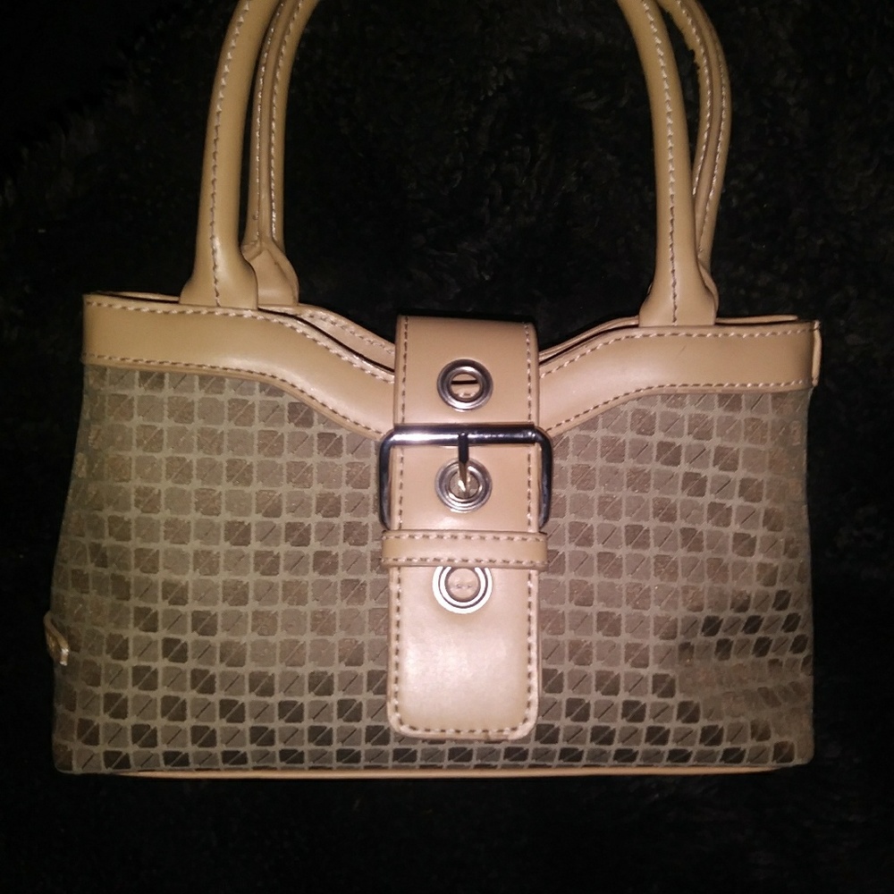 Fayx leather and cloth purse.
